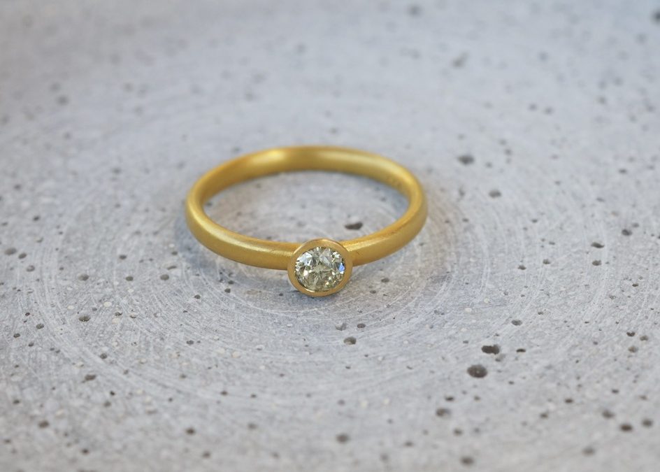 Ring Gold mit Altschliffdiamant