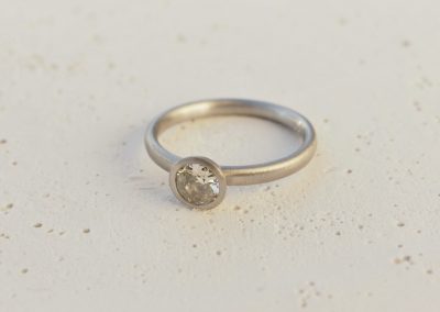 Ring Platin mit Altschliffdiamant